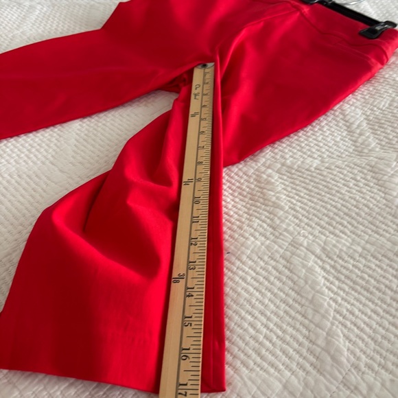 Chico's Slimming Faux Pocket Pull on Capris Size 1 (Medium) in Red Glow - Picture 7 of 11
